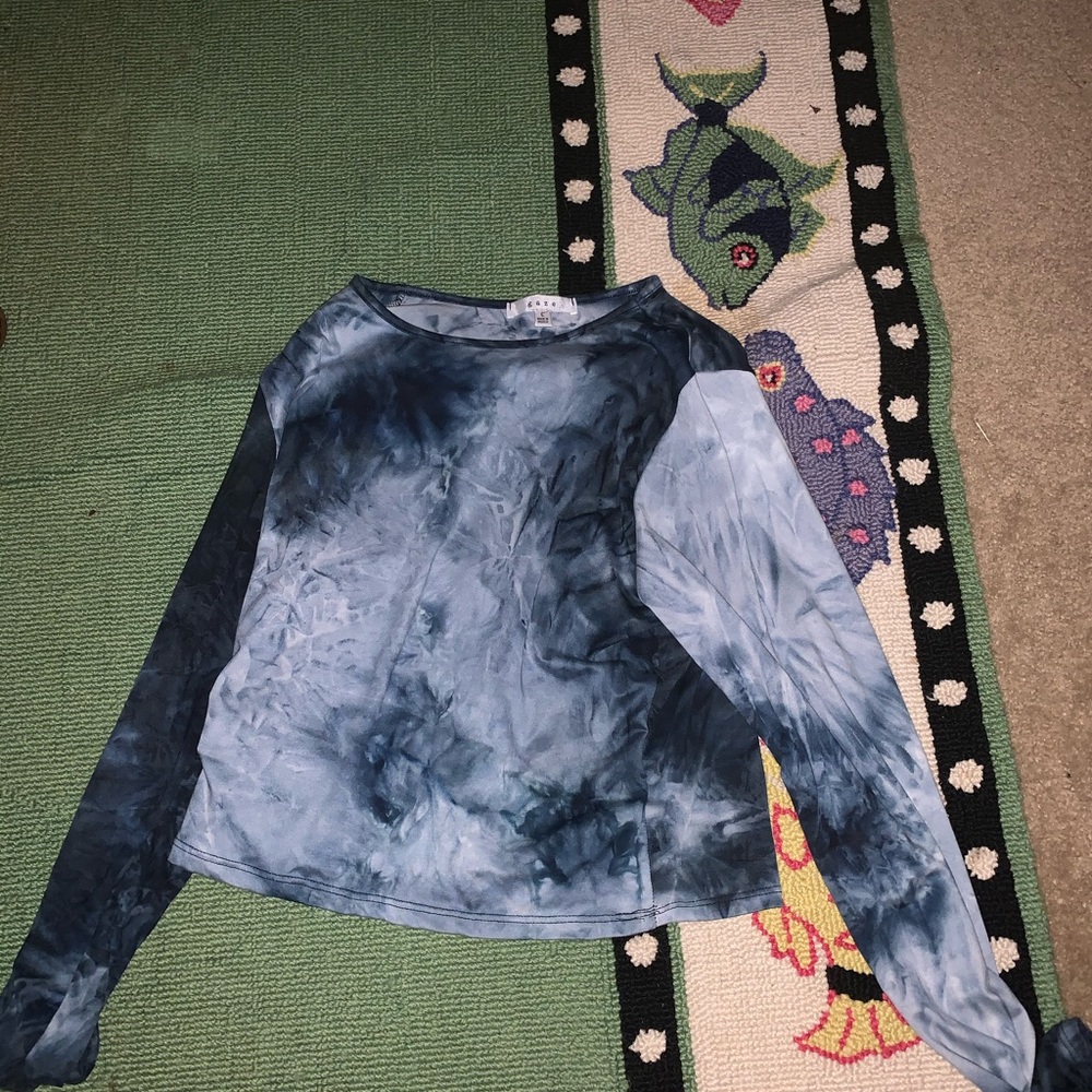 Super cute crop tie die long sleeve tshirt